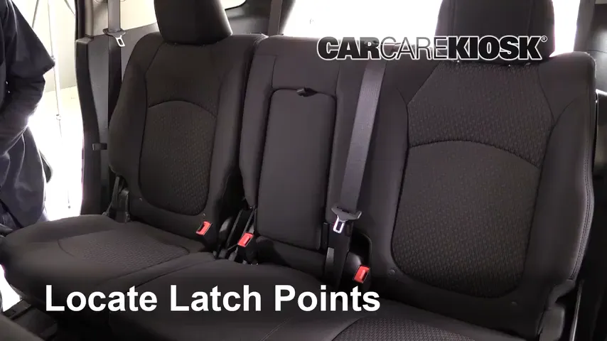2010 Saturn Outlook XE 3.6L V6 Car Seats Install